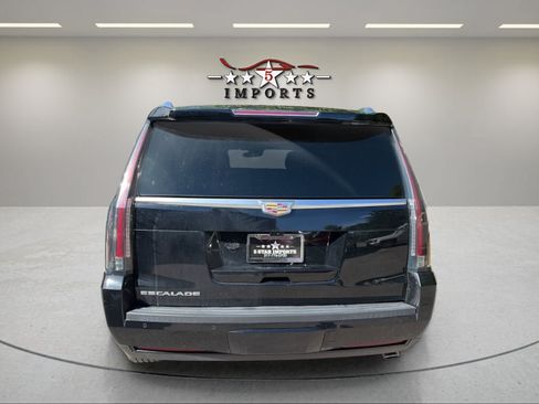 Used 2017 Cadillac Escalade ESV Premium Luxury w/ LPO, Radiant Package AWD/4WD image 4