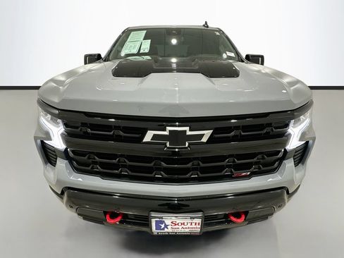 Used 2024 Chevrolet Silverado 1500 LT Trail Boss w/ LT Trail Boss Premium Package AWD/4WD image 2