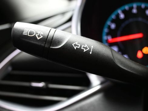 Used 2020 Chevrolet Malibu LT image 27