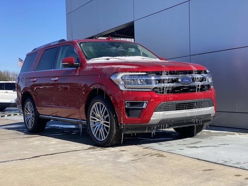 Used 2022 Ford Expedition Limited image 2