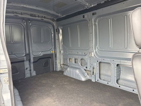 Used 2022 Ford Transit 150 Medium Roof AWD image 15