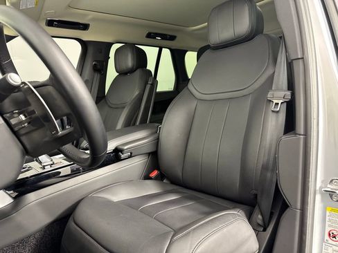 Used 2025 Land Rover Range Rover SE AWD/4WD image 14