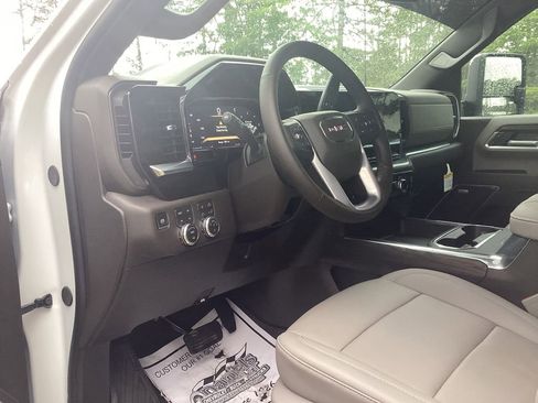 New 2026 GMC Sierra 2500 SLT w/ SLT Premium Package AWD/4WD image 17