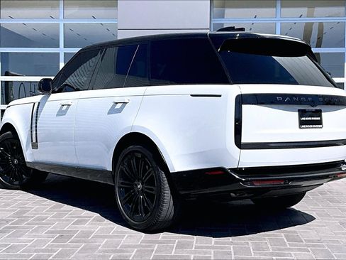 Used 2024 Land Rover Range Rover SE image 11