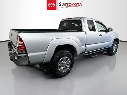 Used 2013 Toyota Tacoma 4x4 Access Cab V6 w/ SR5 Pkg image 4
