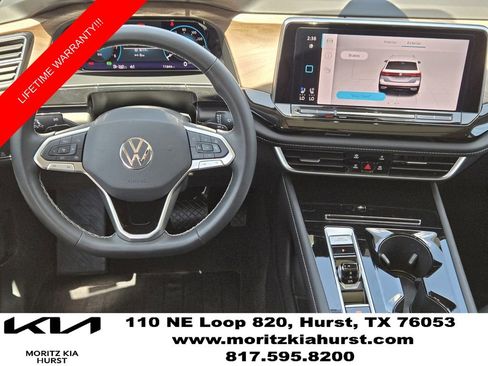 Used 2025 Volkswagen Atlas SE FWD image 10