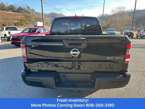 Used 2024 Nissan Frontier SV w/ SV Convenience Package image 4