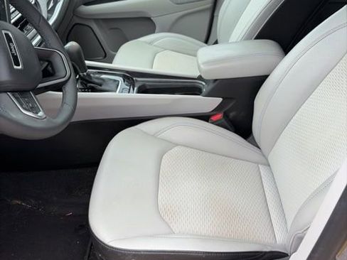 Used 2022 Jeep Compass Latitude w/ Sun and Sound Group FWD image 4