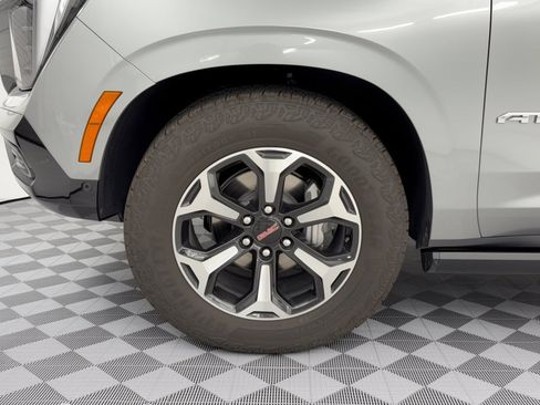 Used 2026 GMC Yukon AT4 w/ AT4 Premium Plus Package AWD/4WD image 13