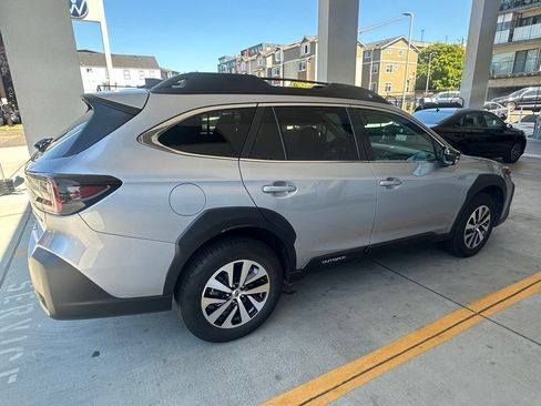 Certified 2024 Subaru Outback Premium AWD/4WD image 7