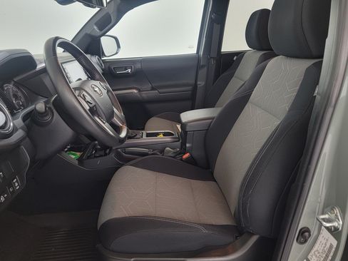 Certified 2023 Toyota Tacoma TRD Off-Road AWD/4WD image 14