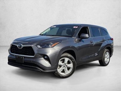 Used 2023 Toyota Highlander LE