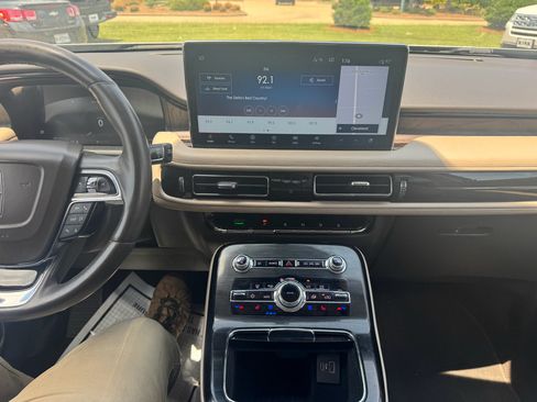 Used 2021 Lincoln Nautilus Reserve AWD/4WD image 23
