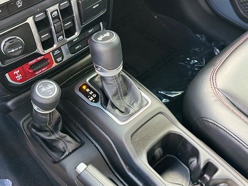 Used 2024 Jeep Wrangler Unlimited Rubicon image 27