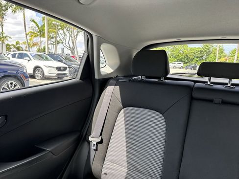 Used 2018 Hyundai Kona SEL FWD image 17