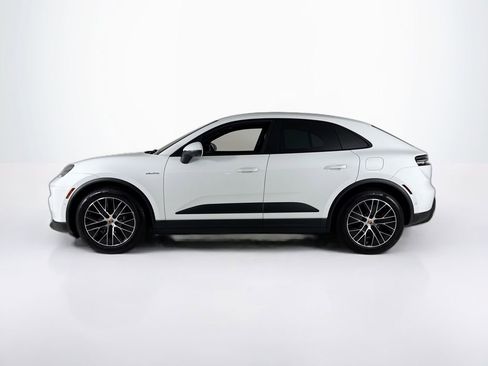 Used 2025 Porsche Macan Electric RWD image 2
