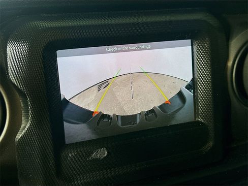 Used 2022 Jeep Wrangler Sport image 10