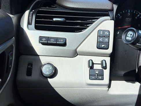 Used 2018 GMC Yukon Denali w/ Denali Ultimate Package RWD image 26