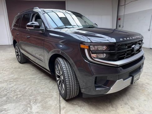 New 2025 Ford Expedition Platinum w/ Driver's Package image 7