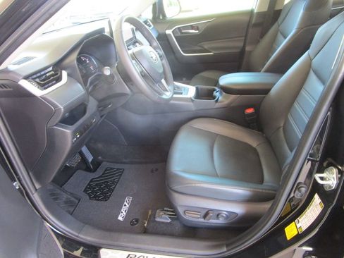 Used 2024 Toyota RAV4 XLE Premium FWD image 25