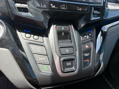 Used 2023 Honda Odyssey Elite image 22