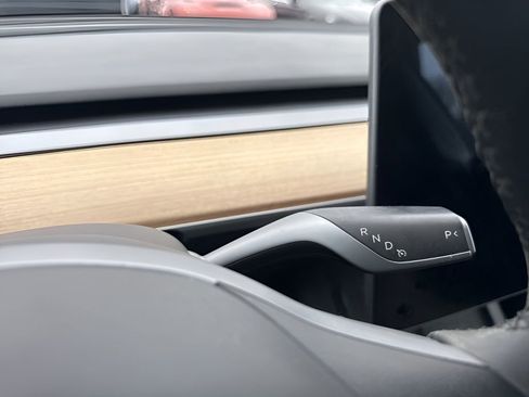 Used 2022 Tesla Model Y Performance image 18