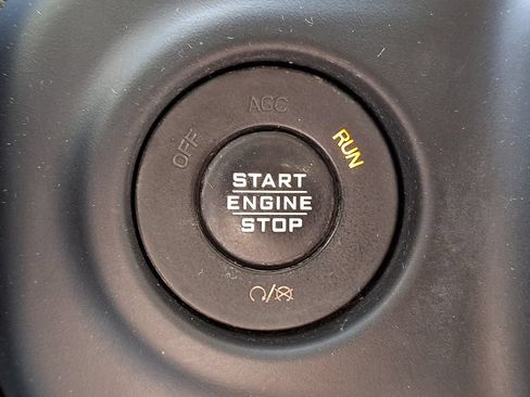 Used 2019 Jeep Wrangler Unlimited Sport S AWD/4WD image 23