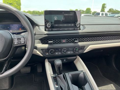 Certified 2025 Honda Accord SE image 16