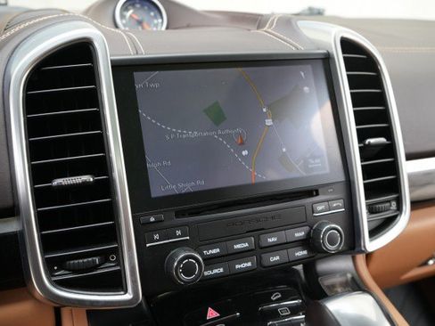 Used 2017 Porsche Cayenne Turbo image 65