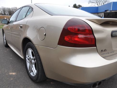 Used 2005 Pontiac Grand Prix GTP w/ Premium Audio Package FWD image 13