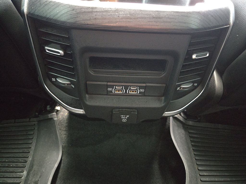 Used 2023 RAM 1500 Laramie AWD/4WD image 16