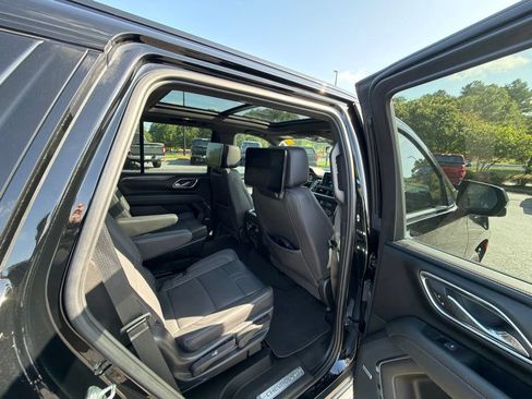 Used 2023 Chevrolet Tahoe RST w/ Luxury Package AWD/4WD image 17