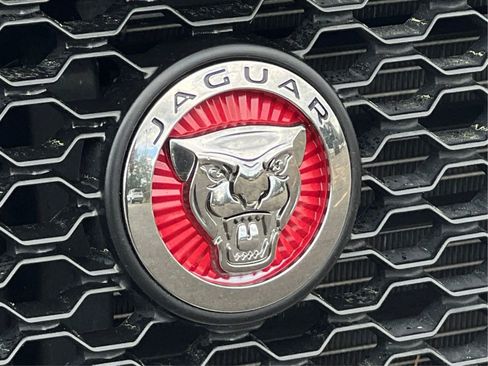 Used 2018 Jaguar F-PACE Premium AWD/4WD image 34