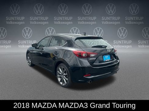 Used 2018 MAZDA MAZDA3 Grand Touring w/ Premium Equipment Package FWD image 3
