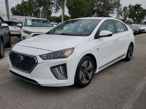 Used 2020 Hyundai Ioniq Limited image 3