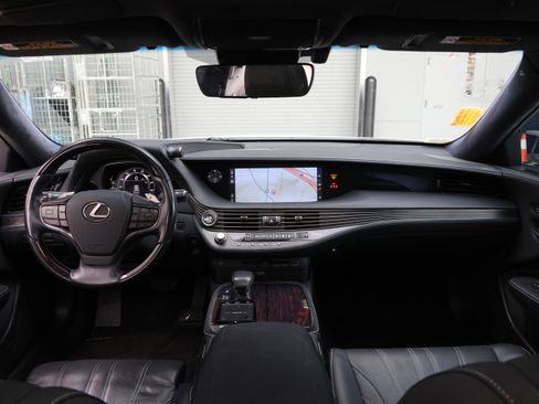 Used 2020 Lexus LS 500 w/ Interior Upgrade Package image 16