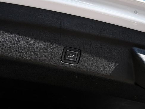 Used 2021 GMC Yukon XL SLT image 58