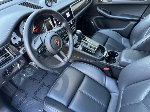 Certified 2025 Porsche Macan GTS AWD/4WD image 4