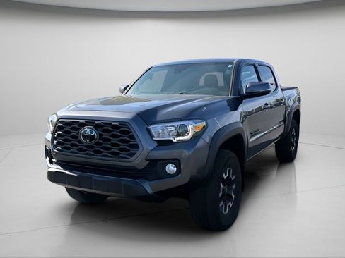 Used 2023 Toyota Tacoma TRD Off-Road w/ Black Out Package (TMS) AWD/4WD image 9