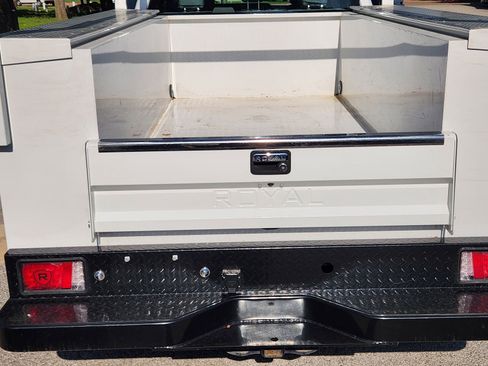 Used 2024 Ford F250 XL w/ XL Chrome Package RWD image 23