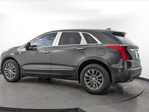 Used 2017 Cadillac XT5 Luxury w/ Driver Awareness Package FWD image 6