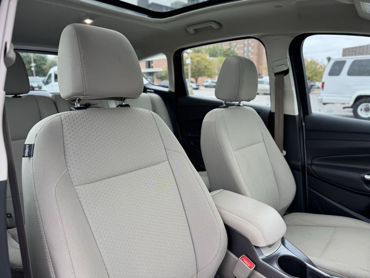 Used 2017 Ford C-MAX Energi SE w/ Equipment Group 401A FWD image 25