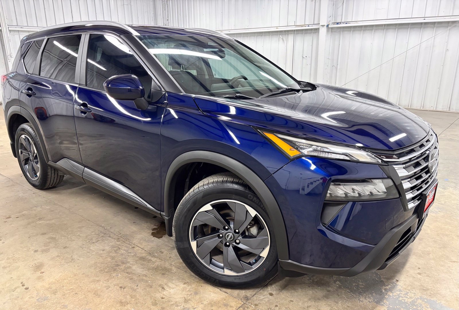 Used 2024 Nissan Rogue SV w/ SV Premium Package FWD image 1