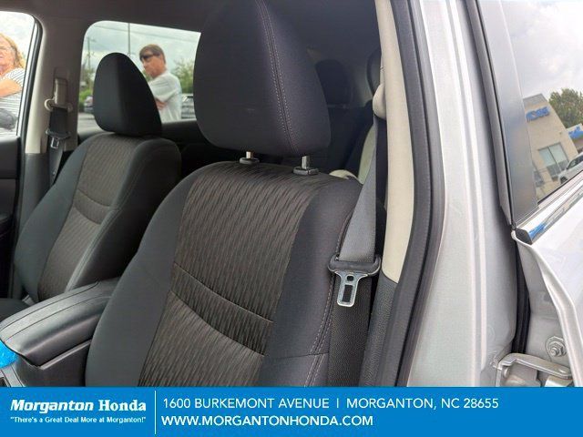 Used 2019 Nissan Rogue SV FWD image 6
