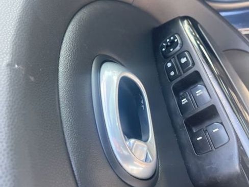 Used 2015 Kia Soul ! w/ Sun & Sound Package image 19