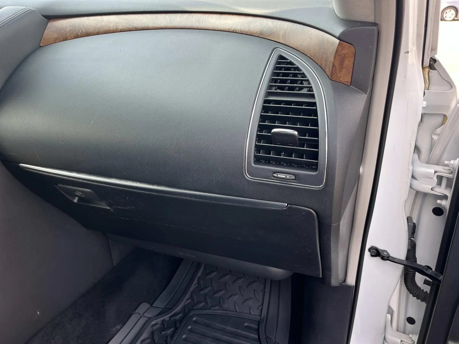 Used 2023 Nissan Armada SL RWD image 30