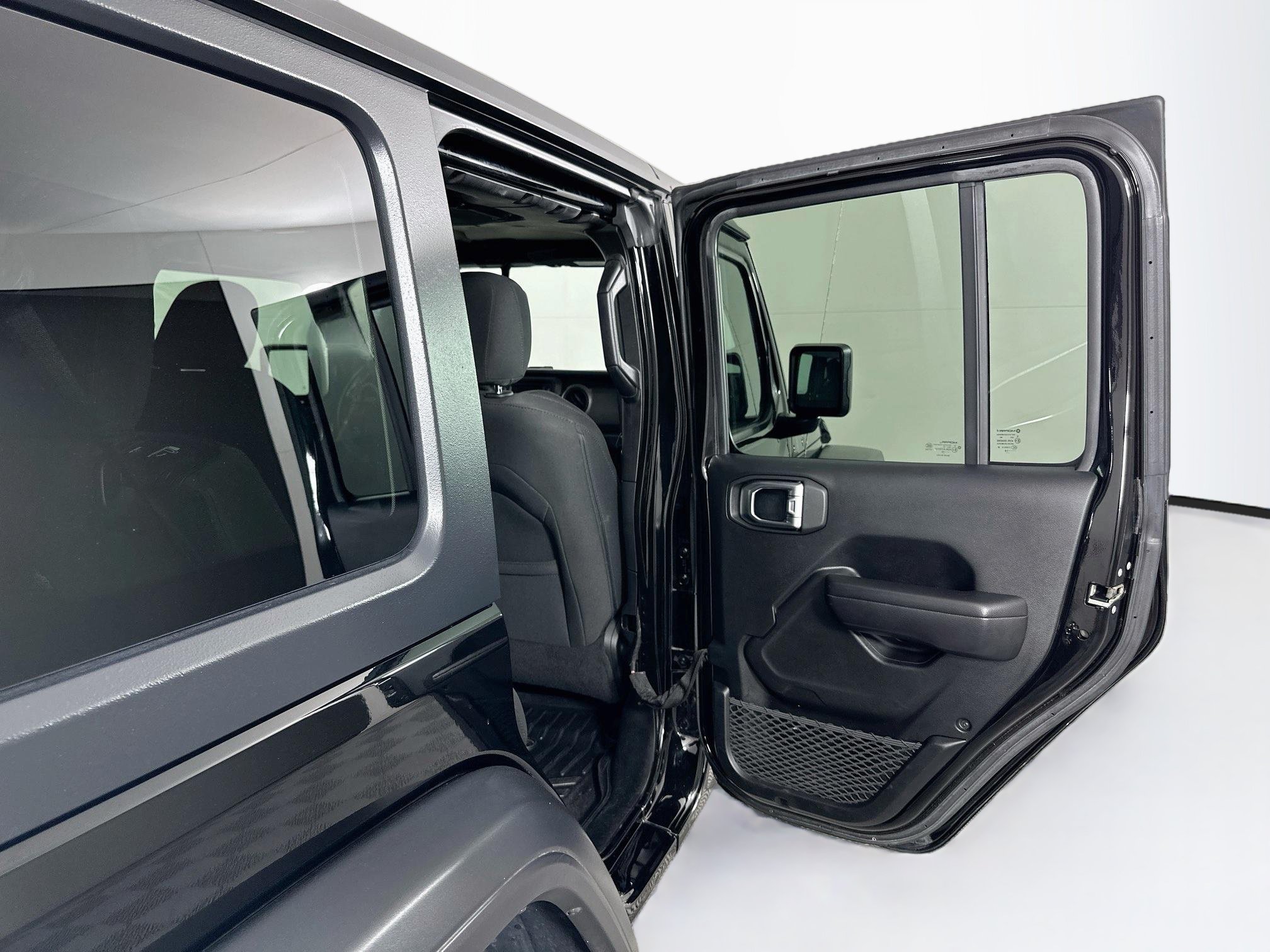 Used 2018 Jeep Wrangler Unlimited Sport S AWD/4WD image 27