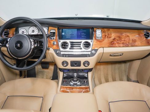 Used 2011 Rolls-Royce Ghost RWD image 40