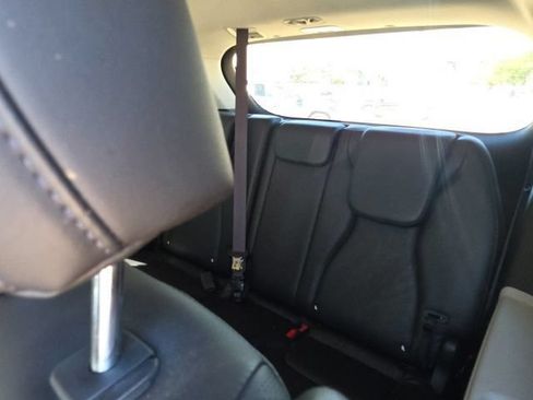 Used 2022 Kia Carnival EX FWD image 14