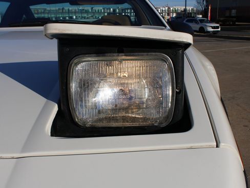 Used 1988 Pontiac Fiero GT image 11